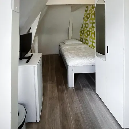 & Bar Royal Taste فندق *