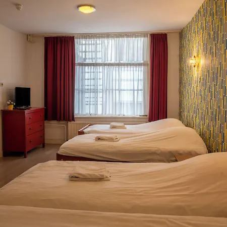 & Bar Royal Taste فندق *