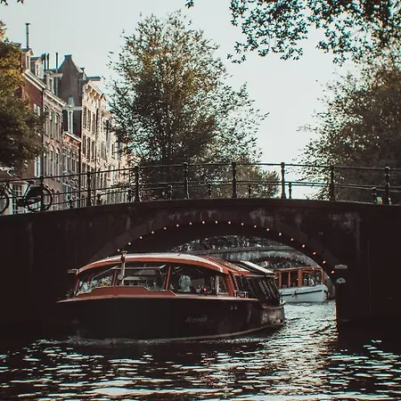 Hotel & Bar Royal Taste *