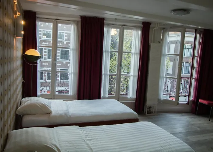 Hotel&bar Royal Taste *